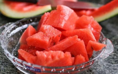 茂名瓜咸干怎样吃,茂名瓜咸干的多重食法探索