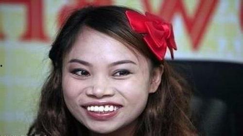 女明星露齿笑的图片,女明星露齿笑的迷人瞬间