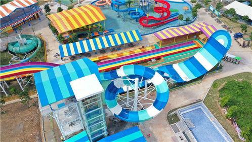 网红在水上乐园化妆视频,夏日妆容攻略大公开