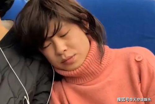 表情人物真人网红,揭秘真人网红背后的表情帝国