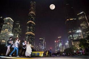 网红拼图月球图片,网红月球图片背后的宇宙奥秘