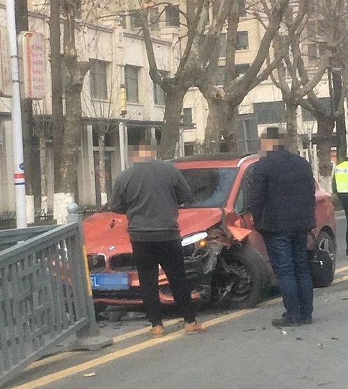 护栏爆料事件视频,揭秘背后惊人真相